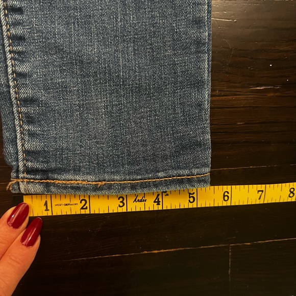Levis 721 Highrise Skinny Jeans NWOT. Size 27. Retails for $67. - Picture 6 of 14